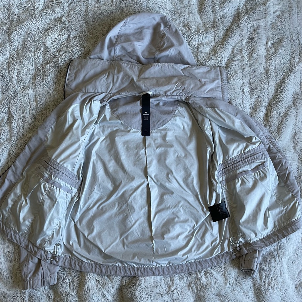 Lululemon Effortless Jacket Size 2 - image 4